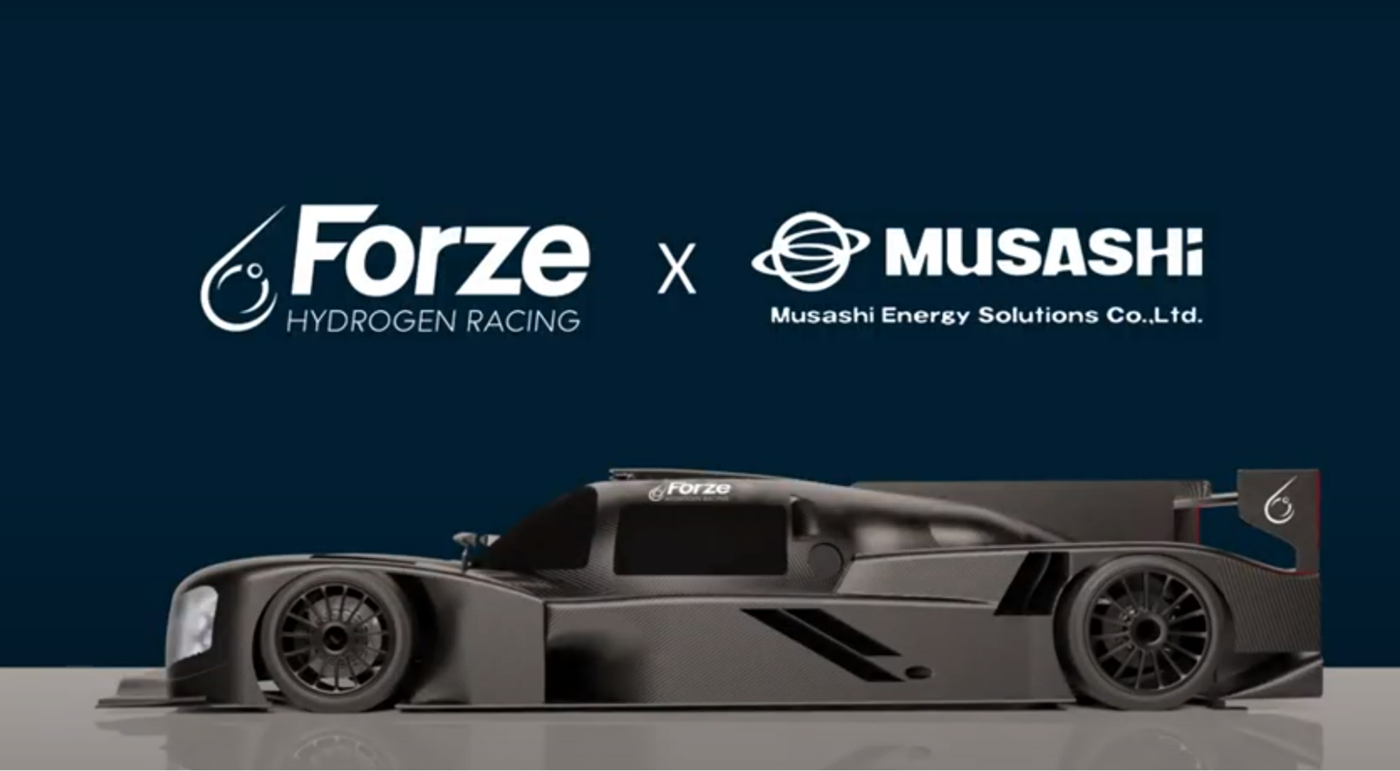 リチウムイオンキャパシタを搭載する燃料電池レーシングカーの「Forze IX」のインタビュー動画が公開されました。（動画あり）